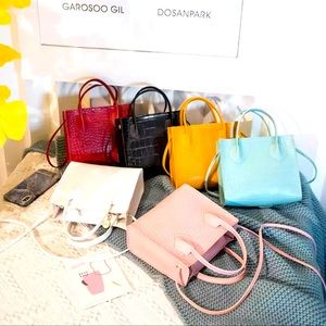 Butterflies Pattern Crossbody Handbags Vintage Classic Solid Style Shoulder Bag